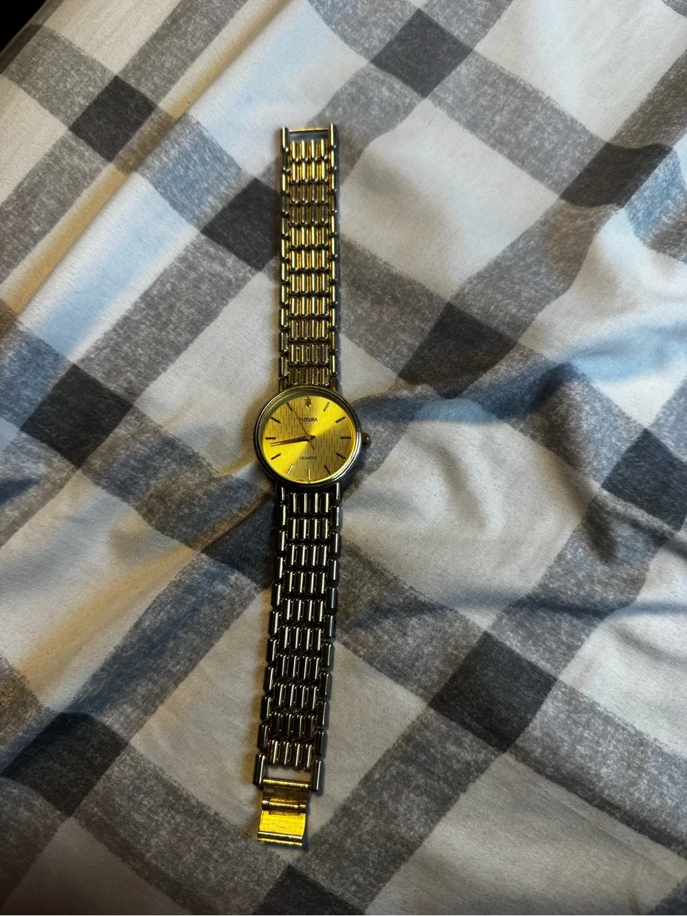 Classic Gold-Tone Men's Dress Watch with Metal Link Bracelet